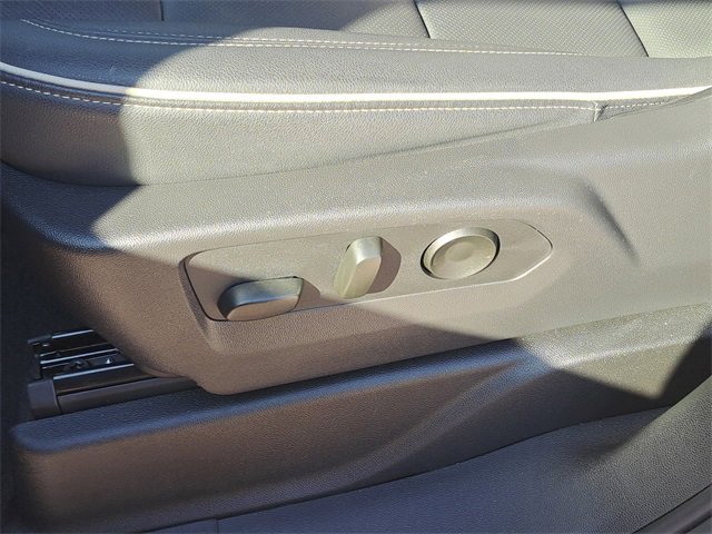 Used 2025 GMC Yukon XL Elevation image 21