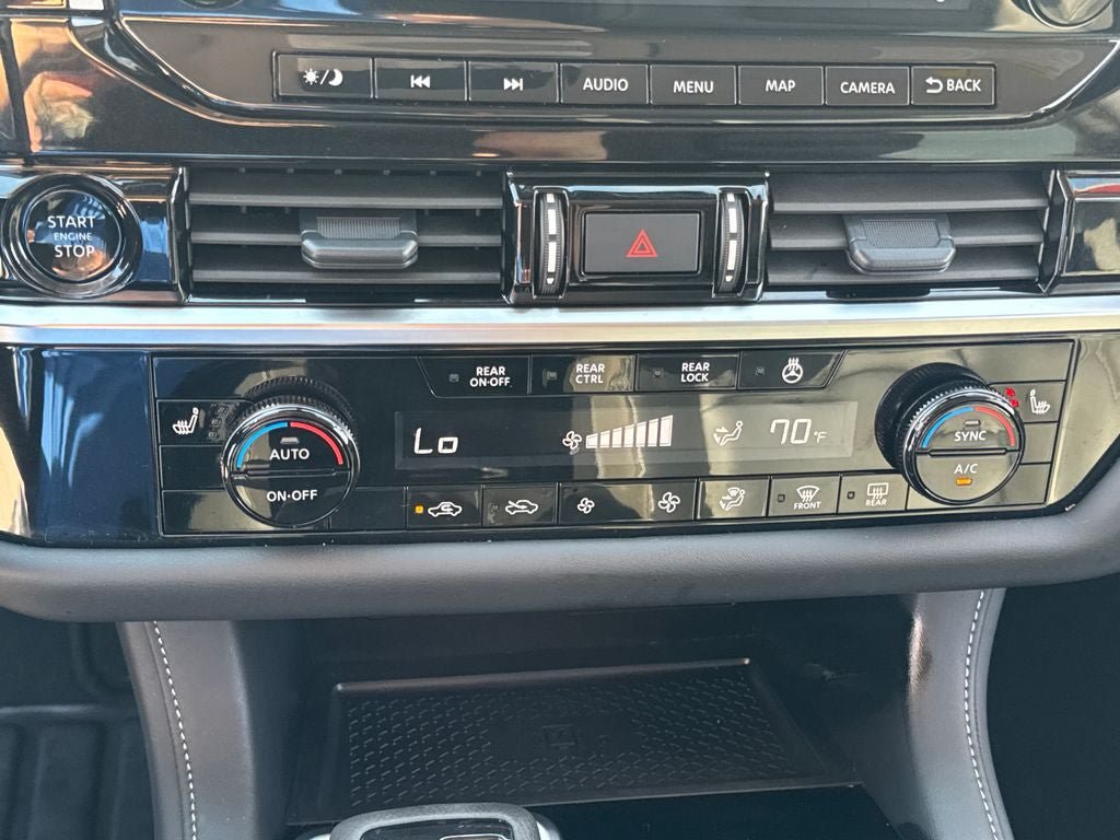 Used 2025 Nissan Pathfinder SL FWD image 20