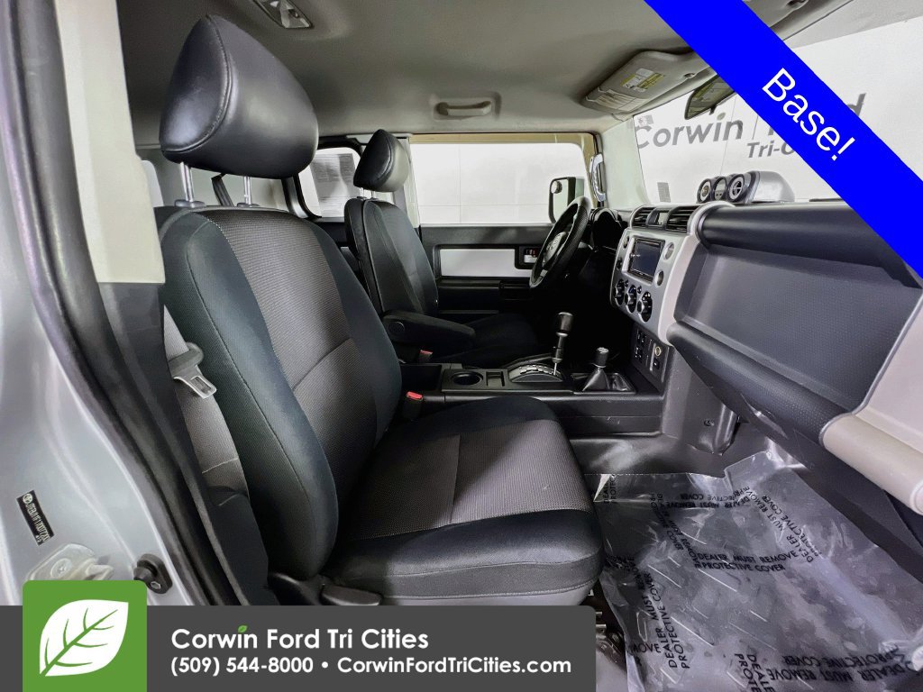 Used 2007 Toyota FJ Cruiser 4WD w/ Upgrade Pkg 1 image 16