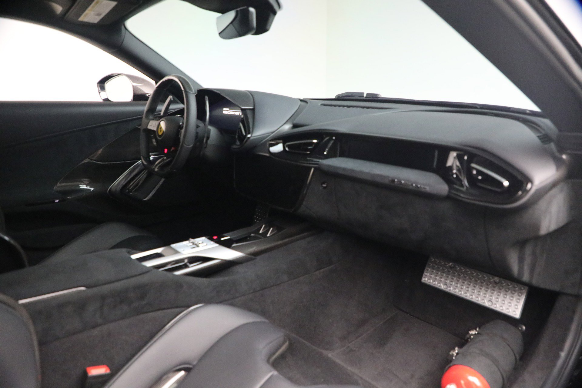 Certified 2025 Ferrari 12Cilindri image 14