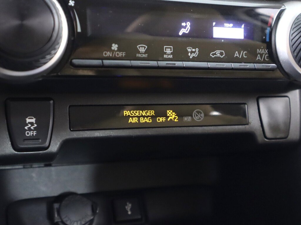Used 2021 Toyota RAV4 LE FWD image 23