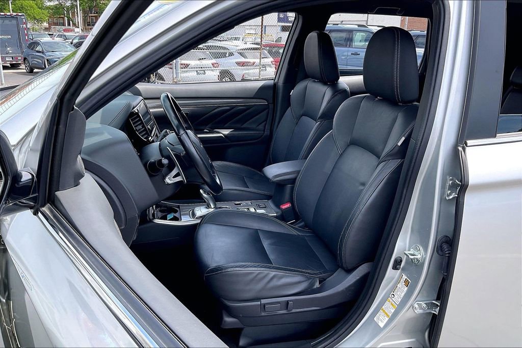 Used 2019 Mitsubishi Outlander SEL AWD/4WD image 24