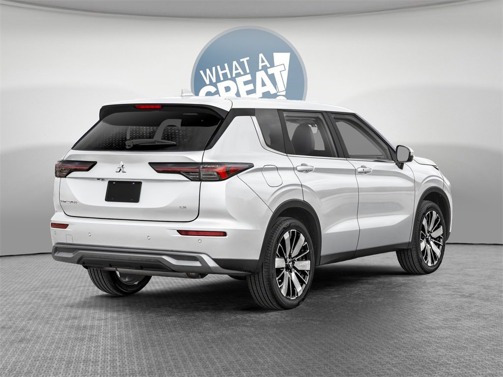 New 2025 Mitsubishi Outlander SE image 2