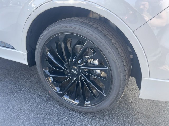 New 2025 Lincoln Aviator Reserve w/ Jet Appearance Package image 4