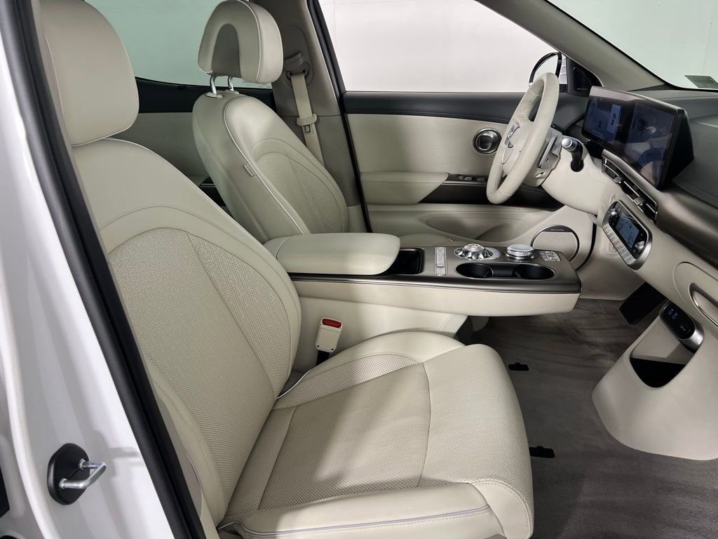 Used 2024 Genesis GV60 Advanced image 35