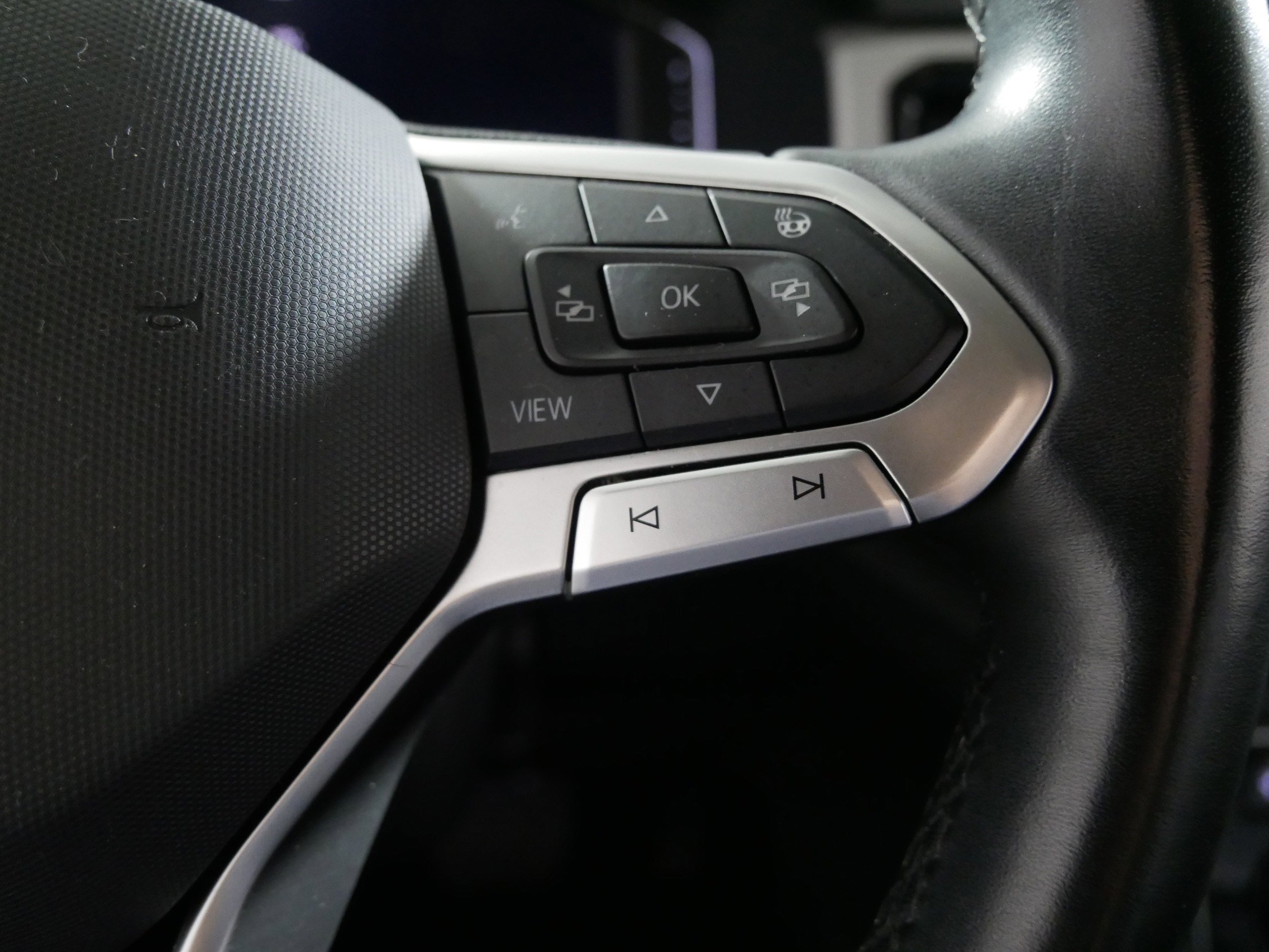 Used 2021 Volkswagen Atlas SEL image 28