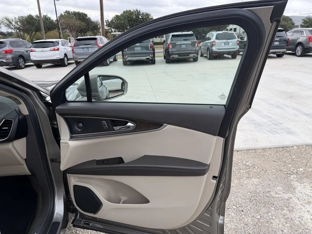 Used 2016 Lincoln MKX Select w/ Select Plus Package FWD image 26