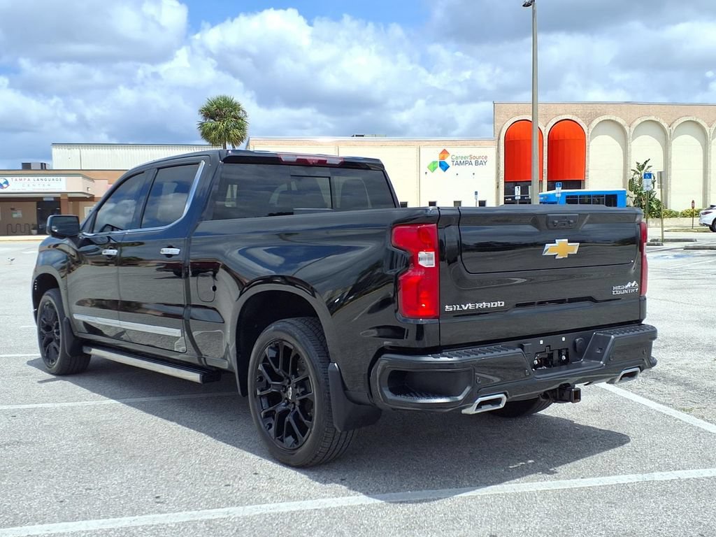 Used 2024 Chevrolet Silverado 1500 High Country w/ Technology Package AWD/4WD image 5