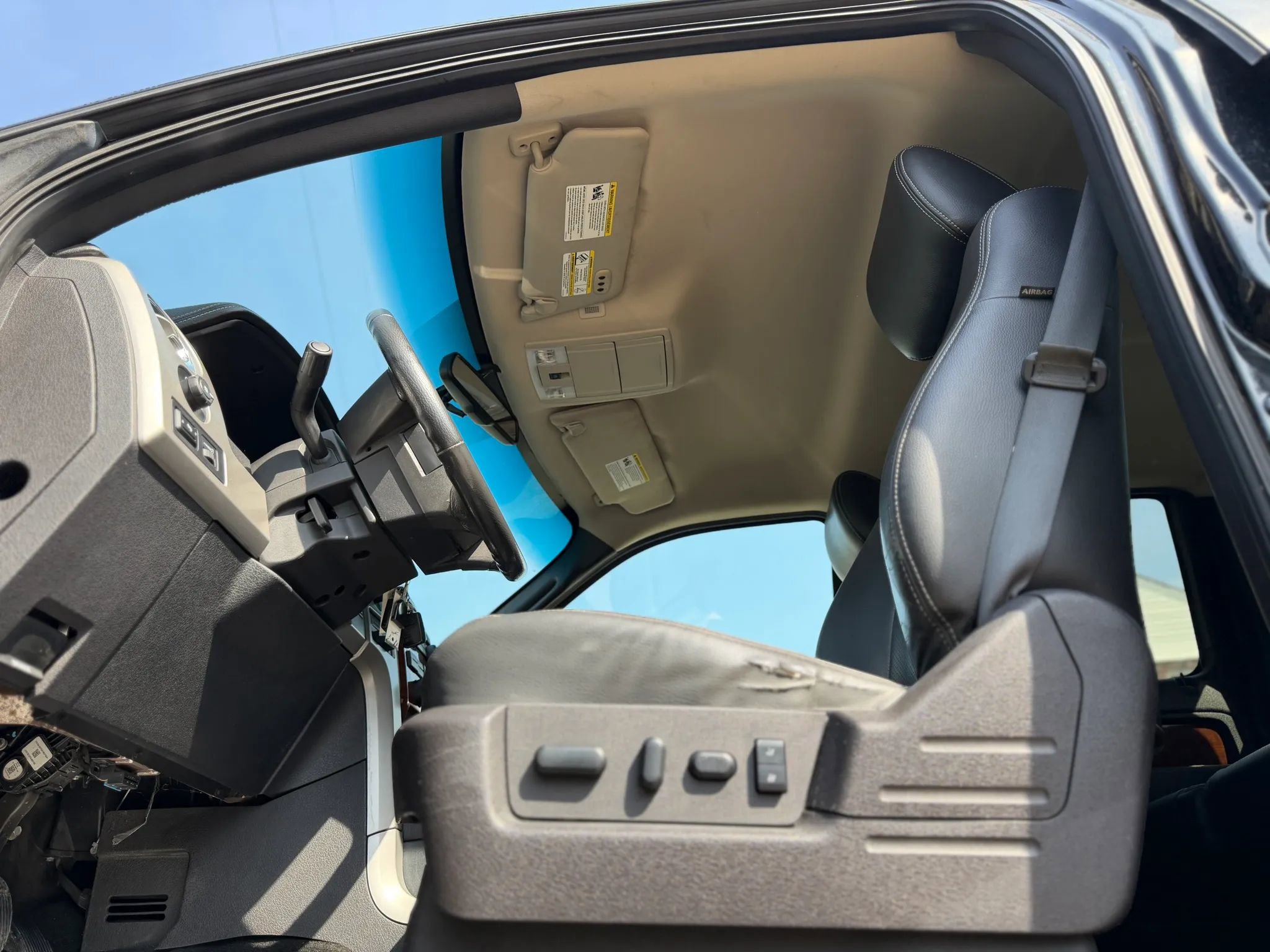 Used 2010 Ford F150 Lariat image 17