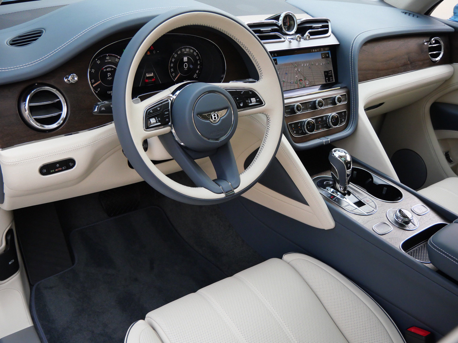 New 2026 Bentley Bentayga AWD/4WD image 12