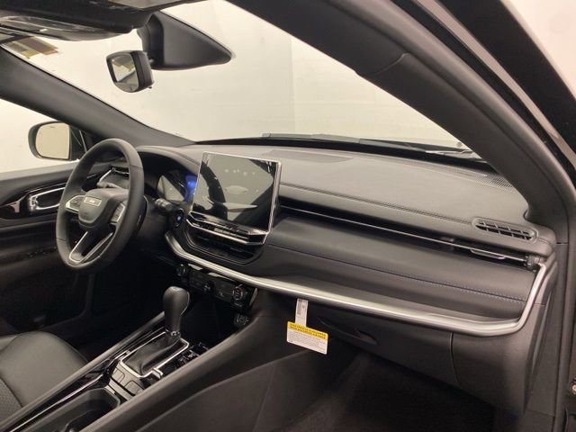 New 2026 Jeep Compass Latitude image 20