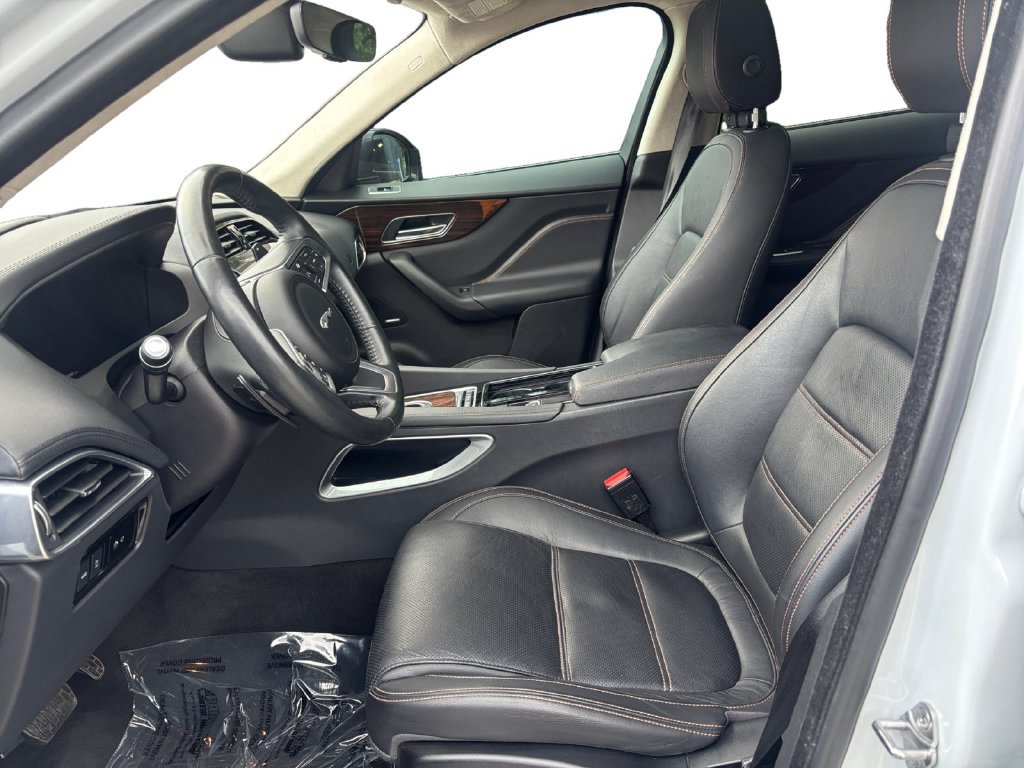 Used 2020 Jaguar F-PACE Prestige AWD/4WD image 9