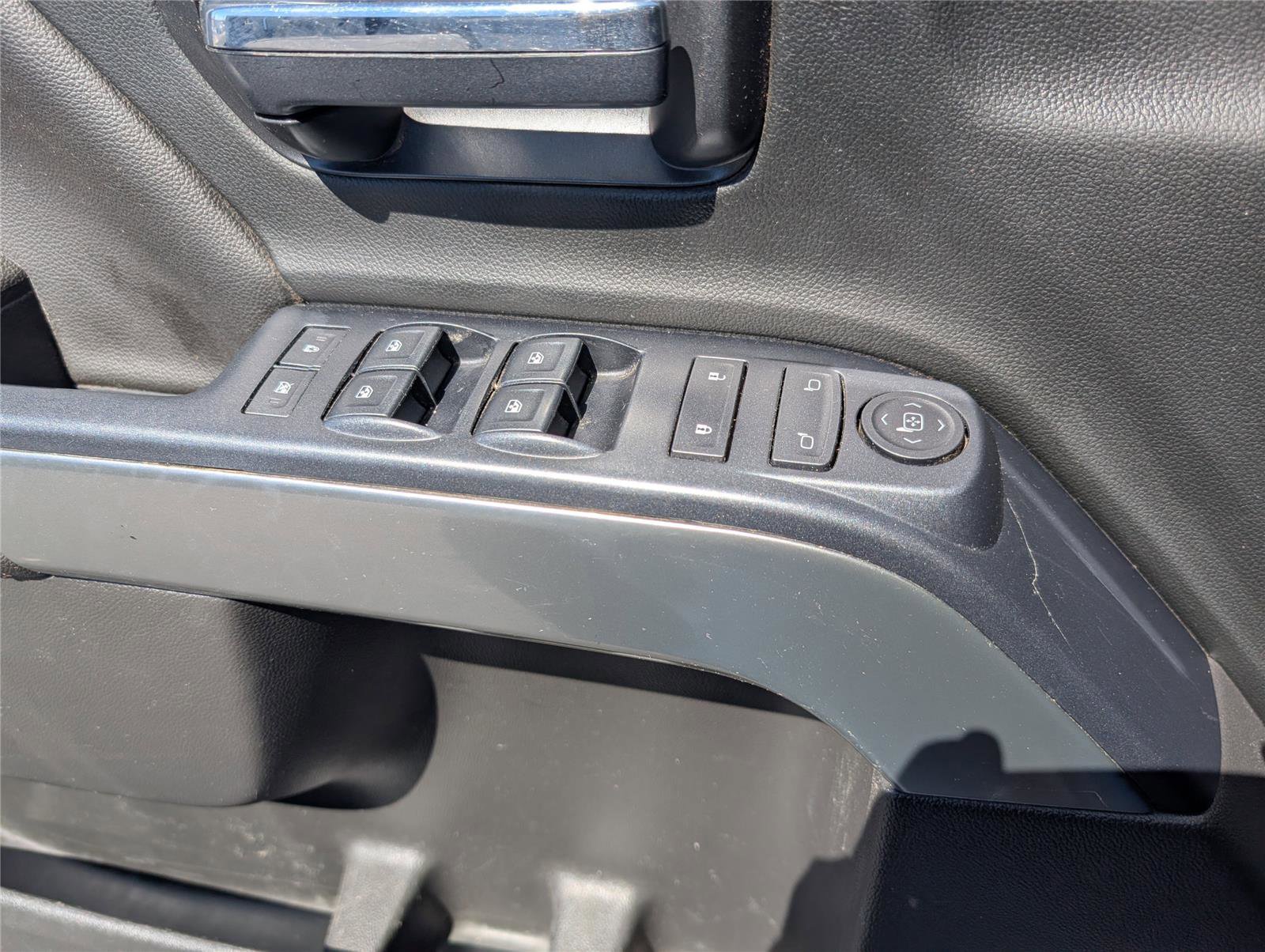 Used 2018 Chevrolet Silverado 1500 LT w/ Texas Edition image 15