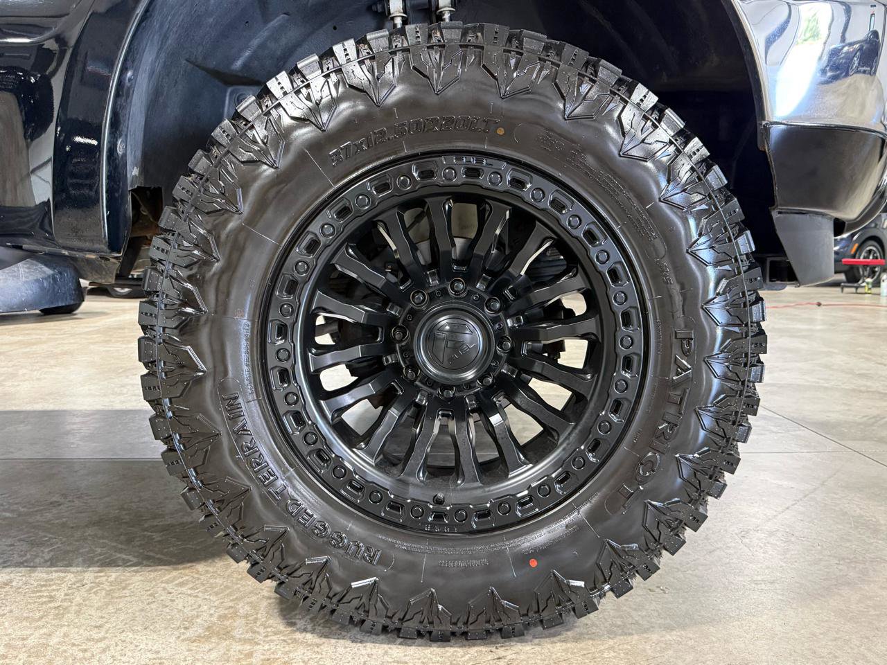 Used 2001 Ford Excursion Limited image 33