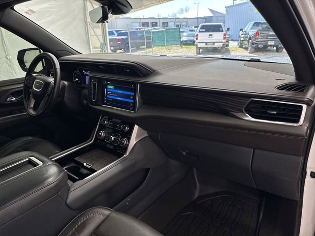 Used 2021 GMC Yukon XL Denali w/ Denali Premium Package image 30