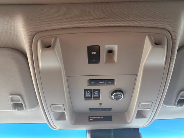 Used 2019 GMC Yukon Denali w/ Denali Ultimate Package RWD image 12