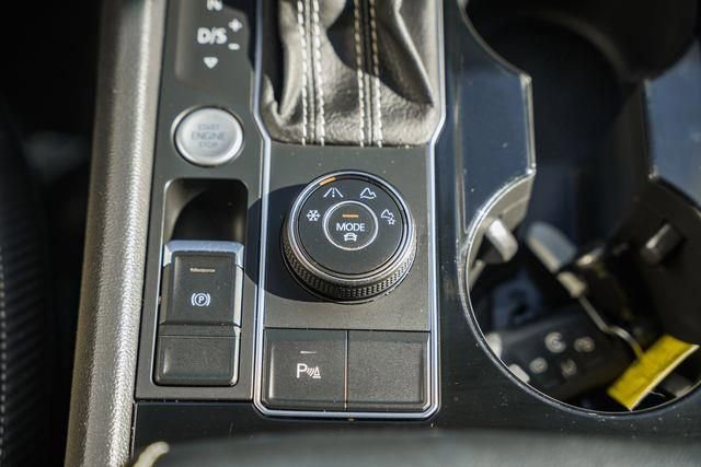 Used 2023 Volkswagen Atlas Cross Sport SE w/ Panoramic Sunroof Package image 19