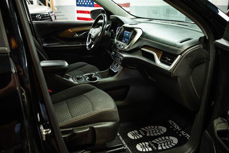Used 2021 GMC Terrain SLE w/ LPO, Floor Liner Package FWD image 13