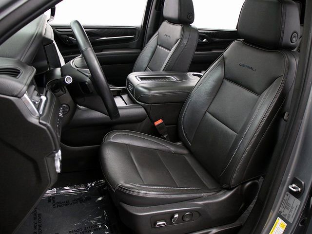 Used 2023 GMC Yukon XL Denali image 9