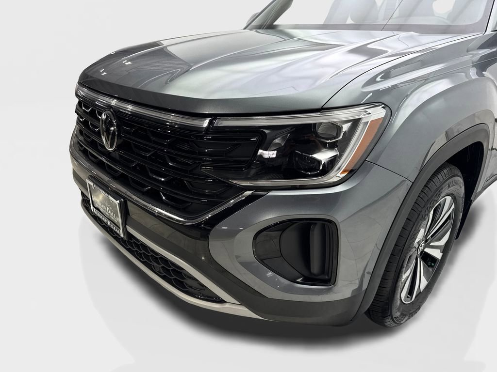 Used 2025 Volkswagen Atlas Cross Sport SE image 16