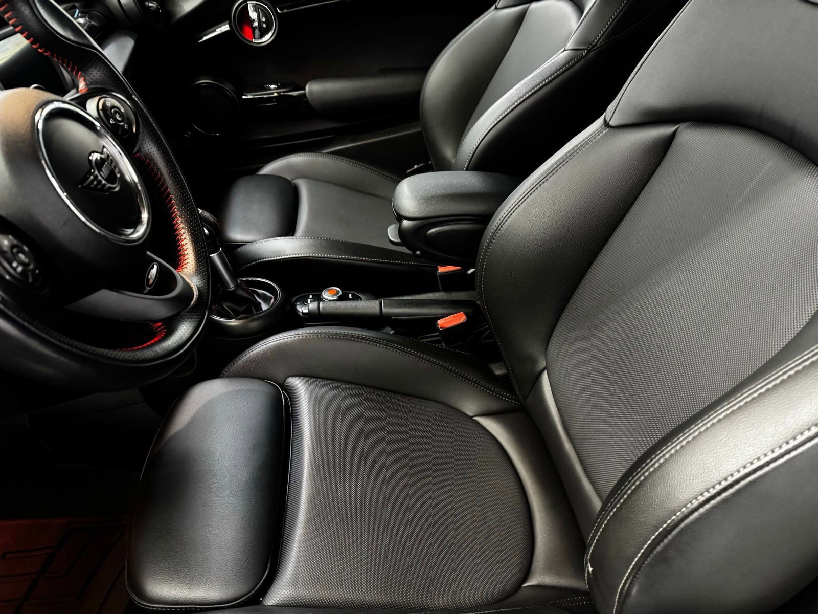 Used 2019 MINI Cooper S w/ Signature Upholstery Package image 10