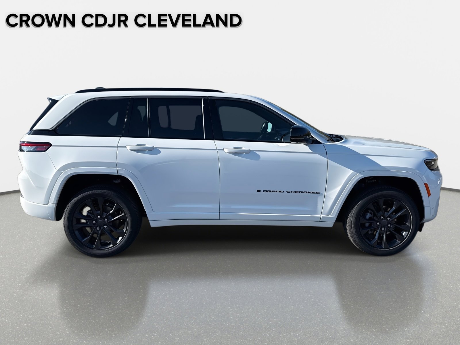 New 2026 Jeep Grand Cherokee Limited AWD/4WD image 3