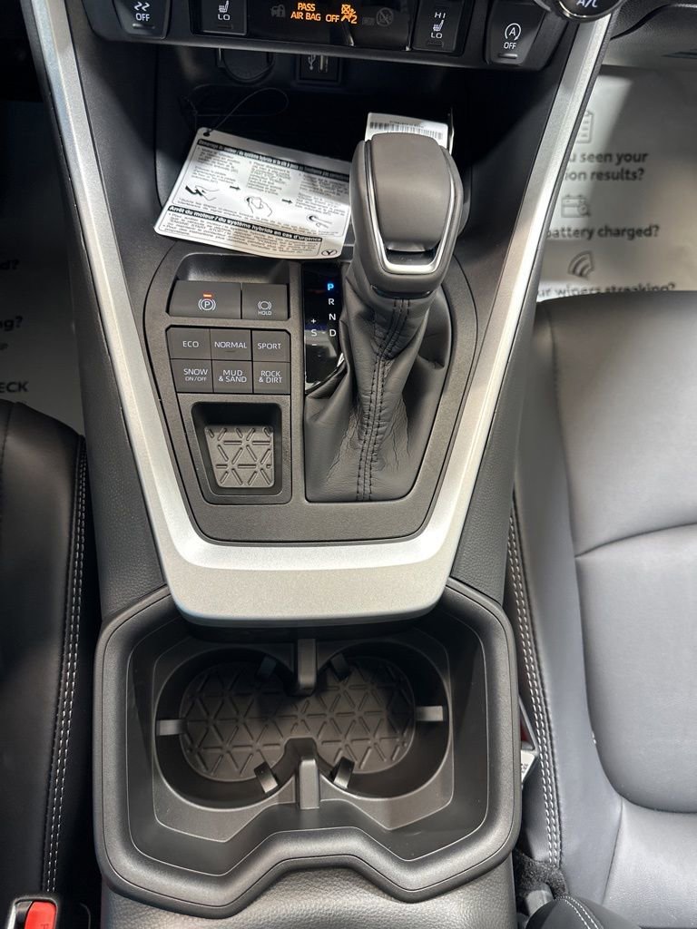 Used 2025 Toyota RAV4 XLE Premium image 35
