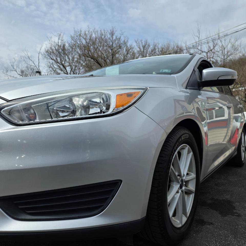 Used 2015 Ford Focus SE FWD image 14