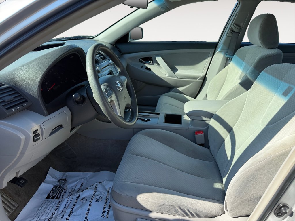 Used 2009 Toyota Camry LE FWD image 9