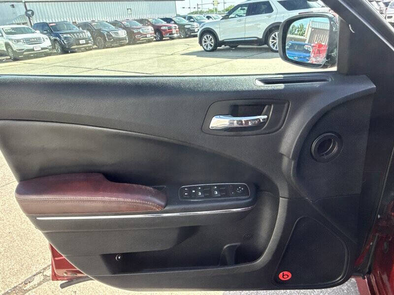 Used 2014 Dodge Charger SXT RWD image 18