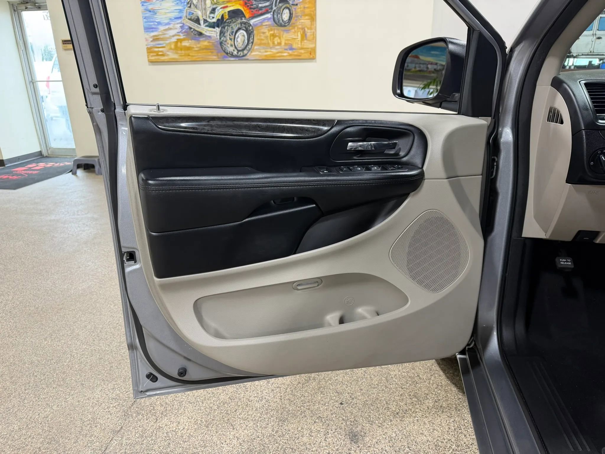 Used 2019 Dodge Grand Caravan SE image 14