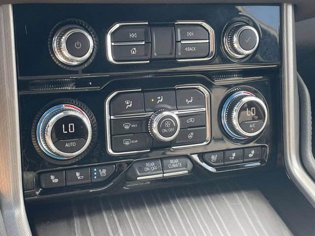 Used 2024 GMC Yukon Denali w/ Advanced Technology Package AWD/4WD image 22