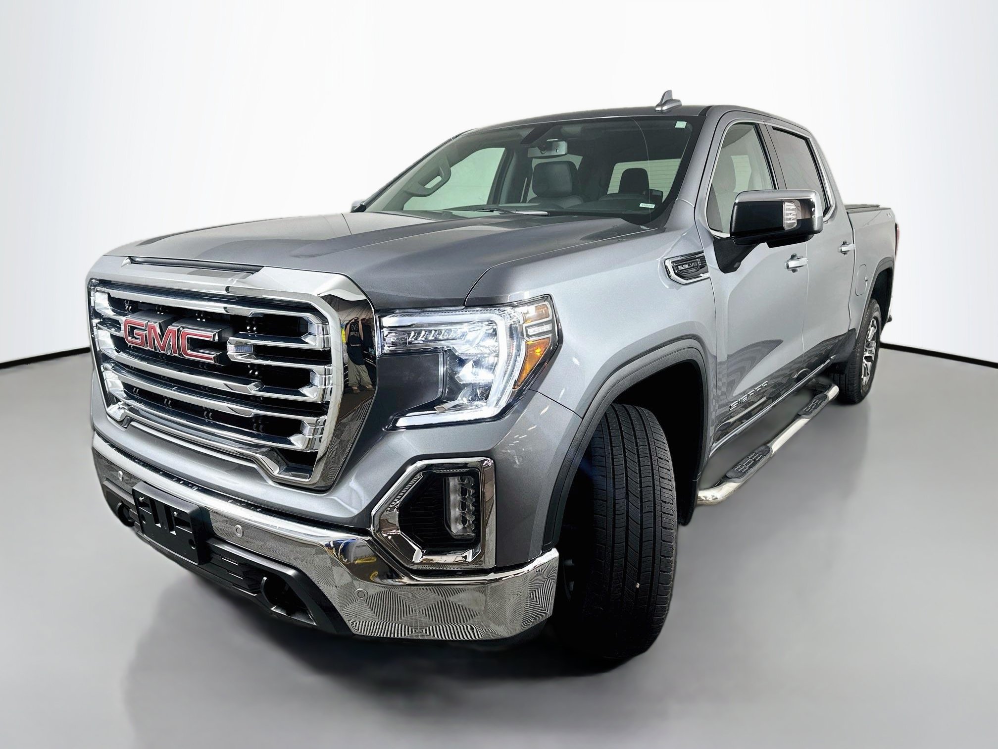 Used 2021 GMC Sierra 1500 SLT w/ Driver Alert Package I AWD/4WD image 3