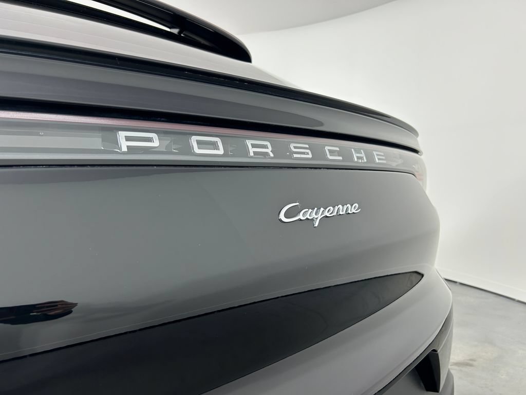Certified 2020 Porsche Cayenne AWD/4WD image 12