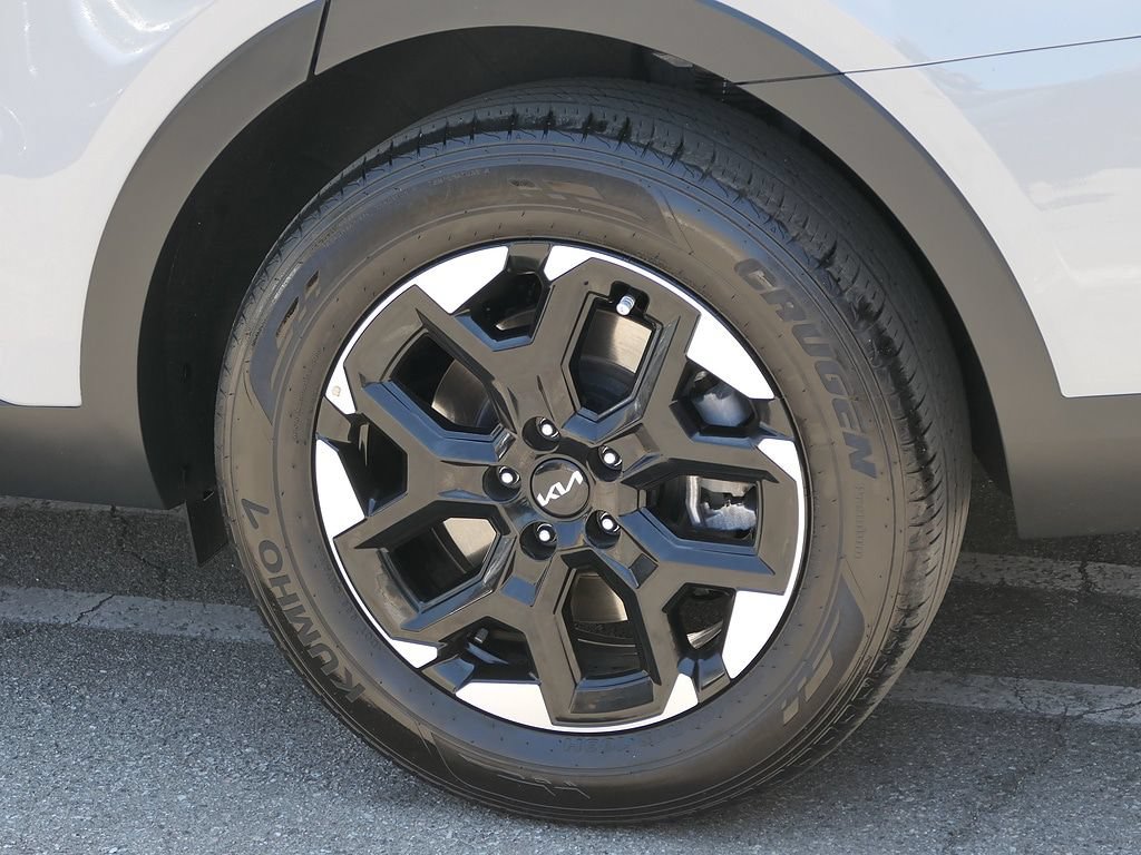 Used 2025 Kia Sorento S FWD image 9