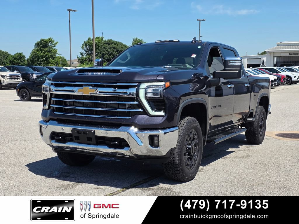 Used 2024 Chevrolet Silverado 2500 LTZ w/ LTZ Plus Package AWD/4WD image 3