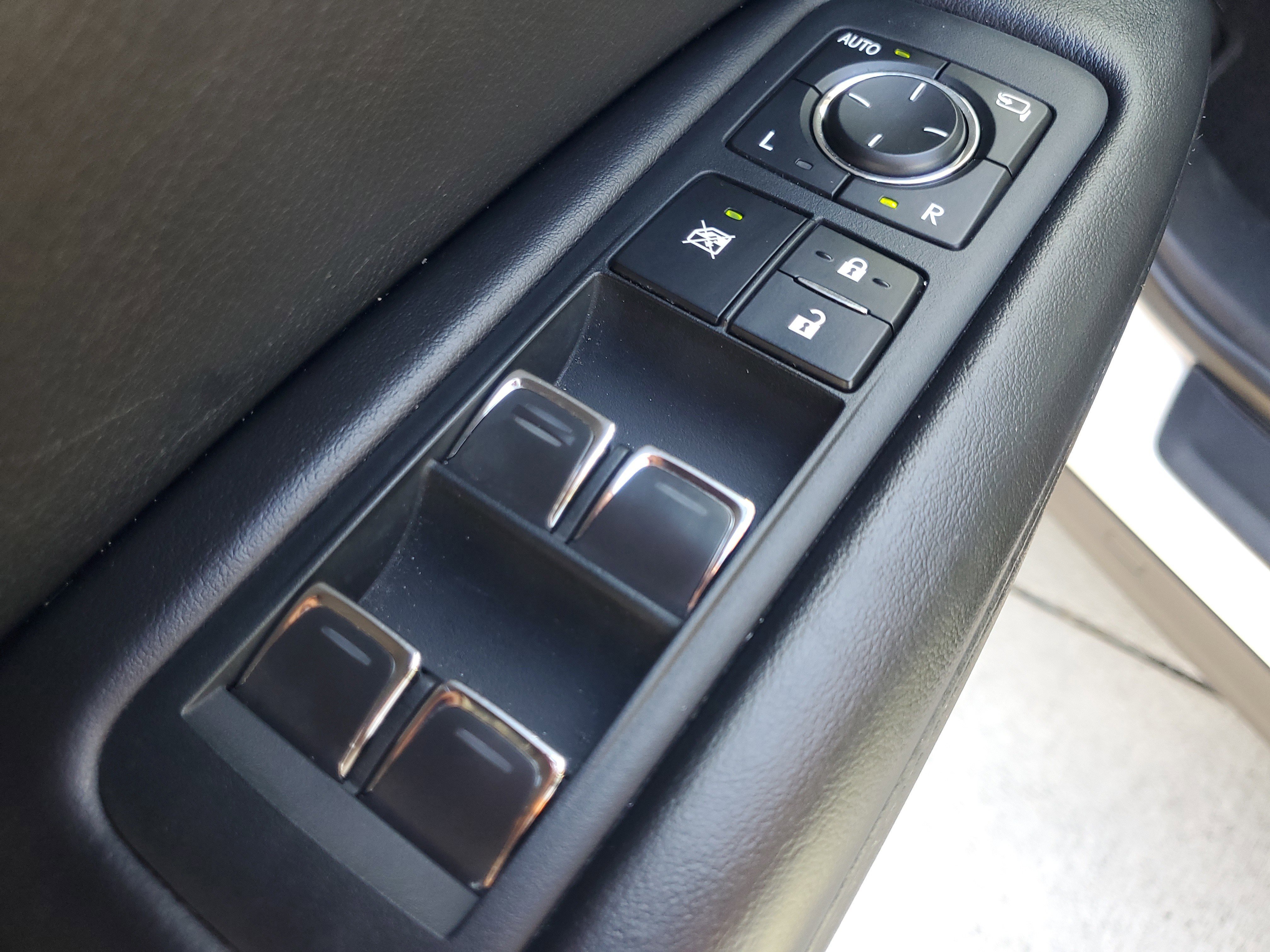 Used 2022 Lexus RX 350L FWD w/ Premium Package image 27