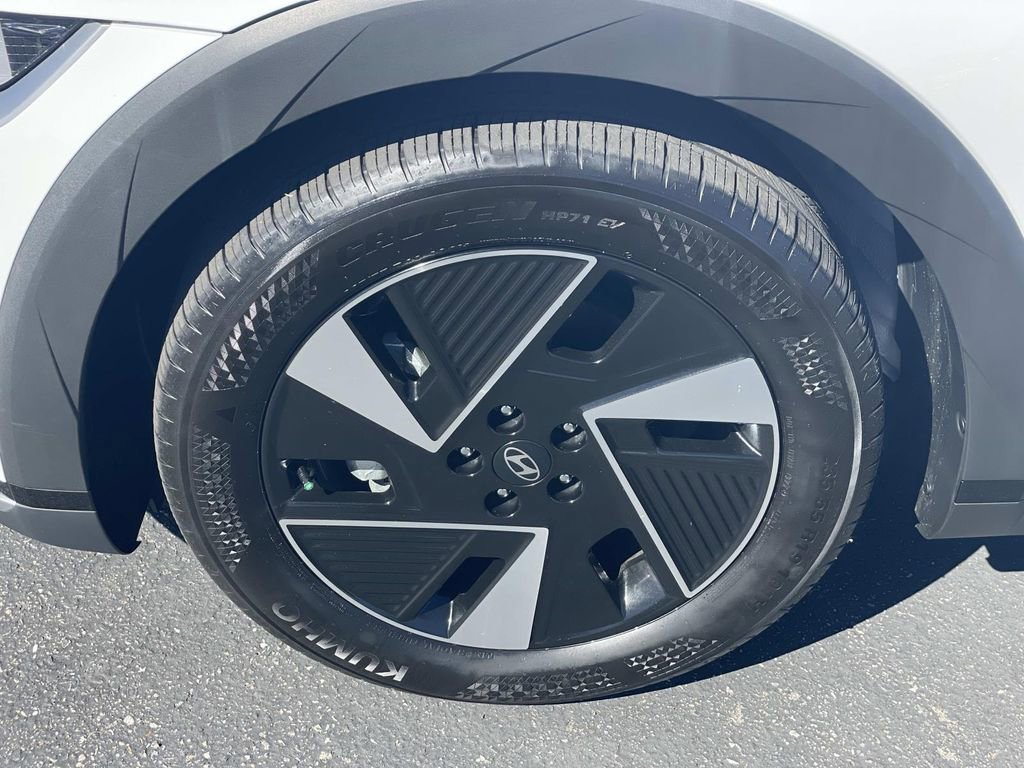 Certified 2025 Hyundai Ioniq 5 SE image 30