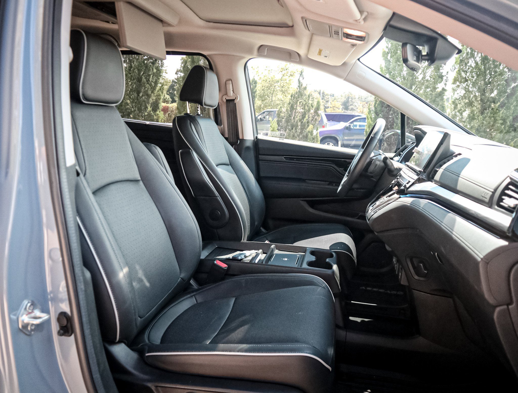 Used 2025 Honda Odyssey Elite image 34