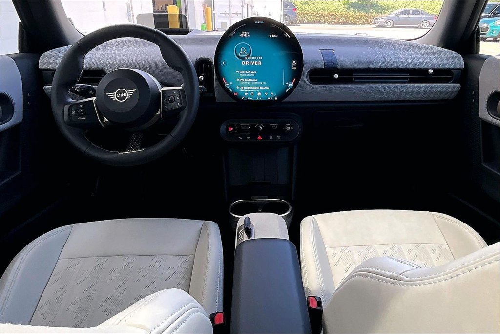 Used 2025 MINI Cooper 2-Door Hardtop FWD image 15