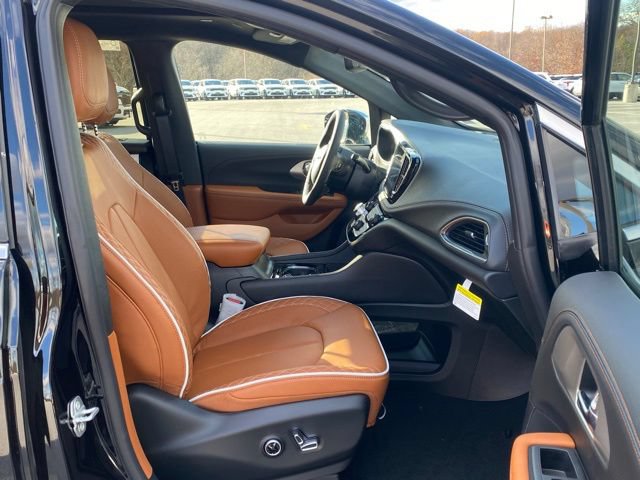 New 2026 Chrysler Pacifica Pinnacle AWD/4WD image 30