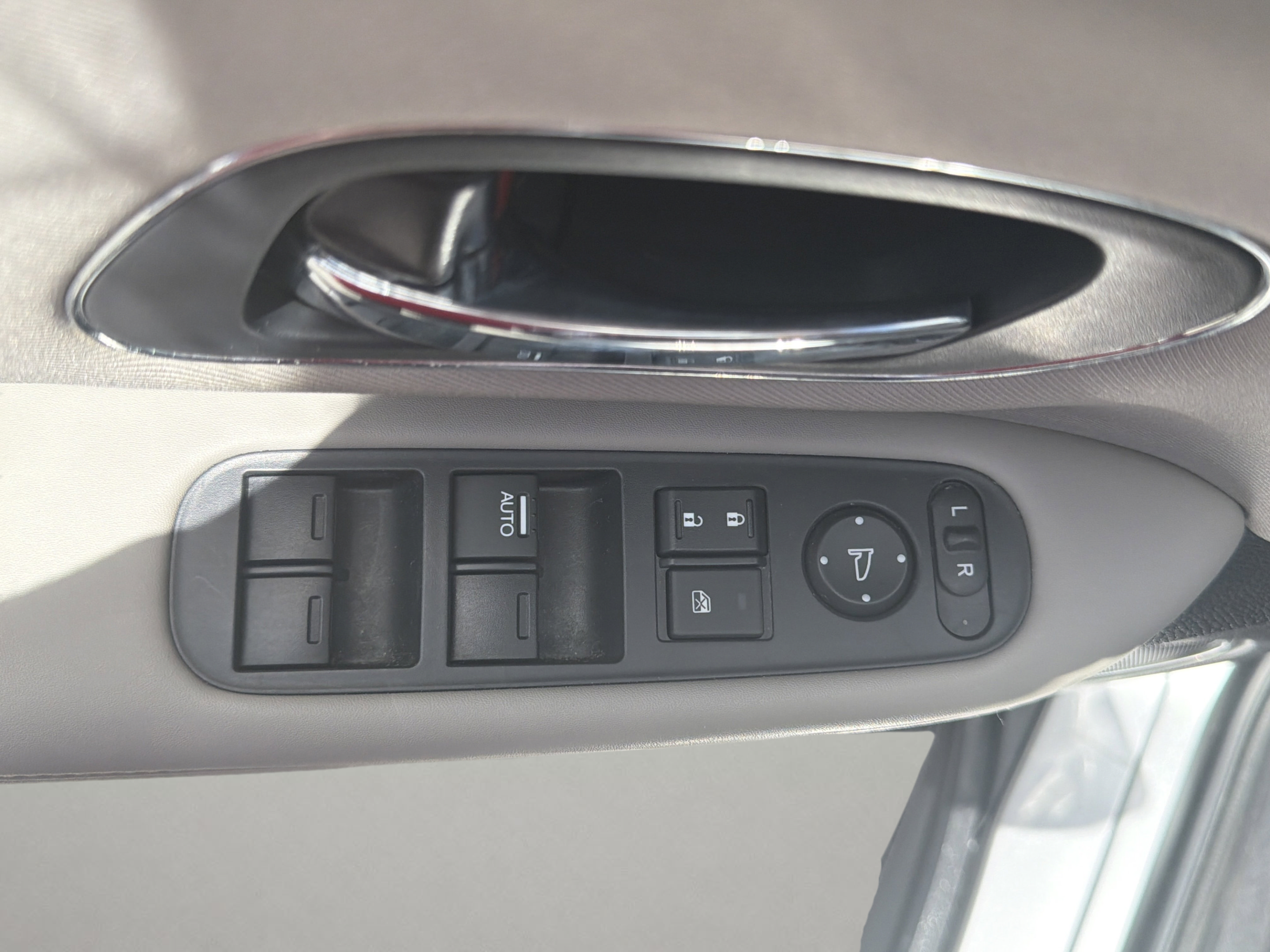 Used 2017 Honda HR-V EX image 20
