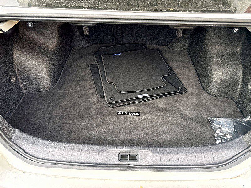 Used 2025 Nissan Altima 2.5 SV image 18