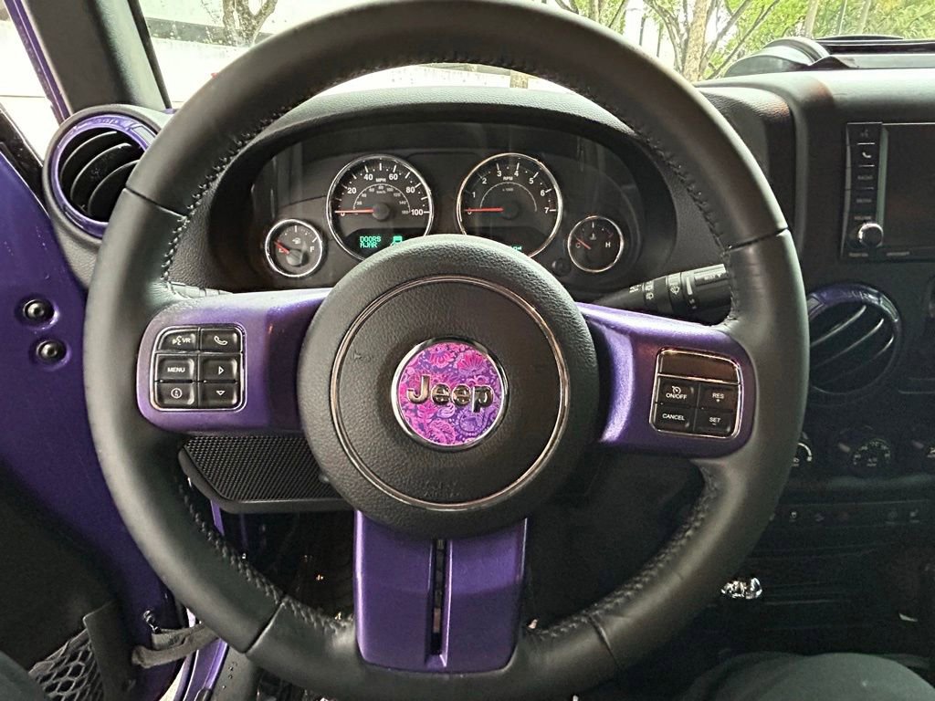 Used 2017 Jeep Wrangler Unlimited Rubicon w/ Connectivity Group AWD/4WD image 17