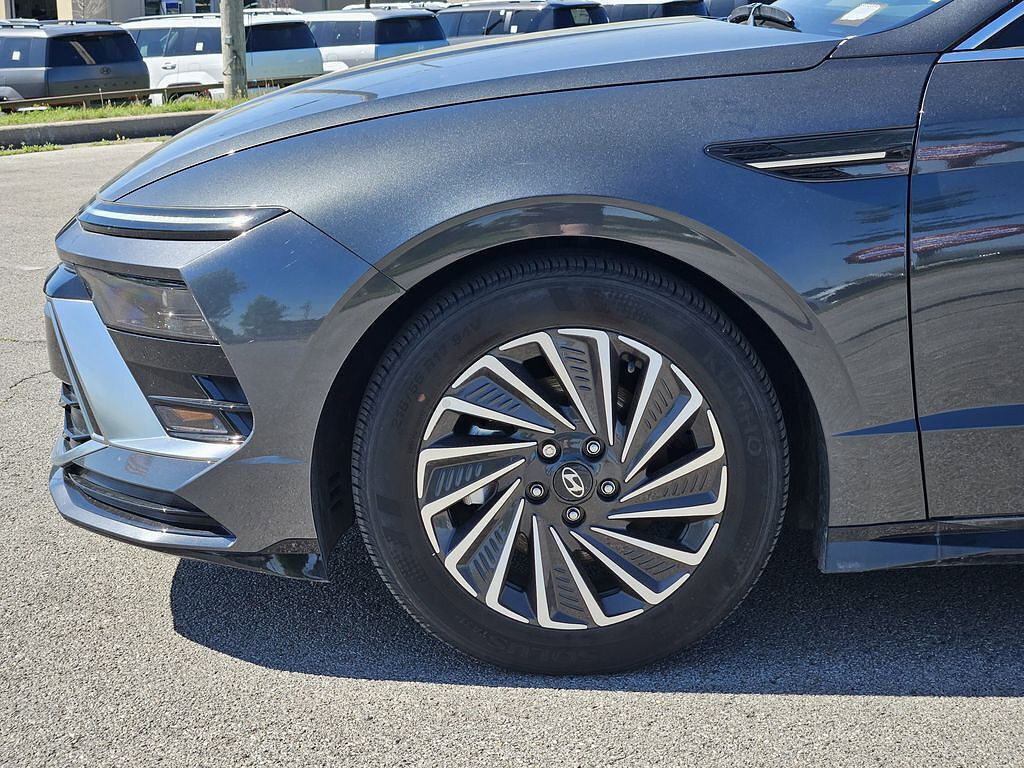 Used 2025 Hyundai Sonata SEL FWD image 6