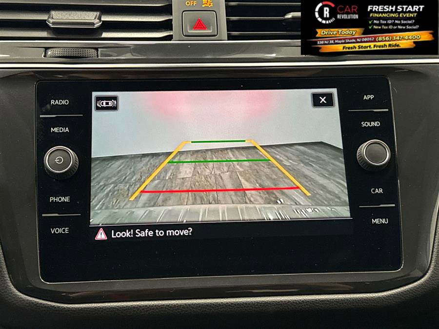 Used 2022 Volkswagen Tiguan SE image 43