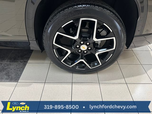 Used 2024 Chevrolet Traverse RS image 33
