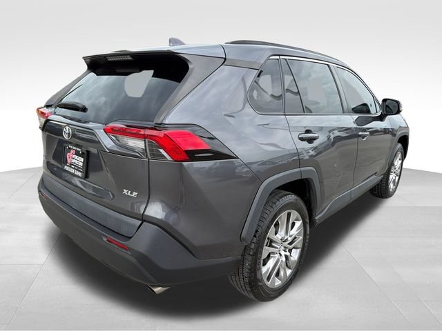 Used 2020 Toyota RAV4 XLE Premium FWD image 7