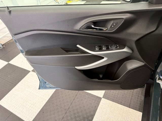 New 2026 Chevrolet Trax LS w/ LS Convenience Package FWD image 13