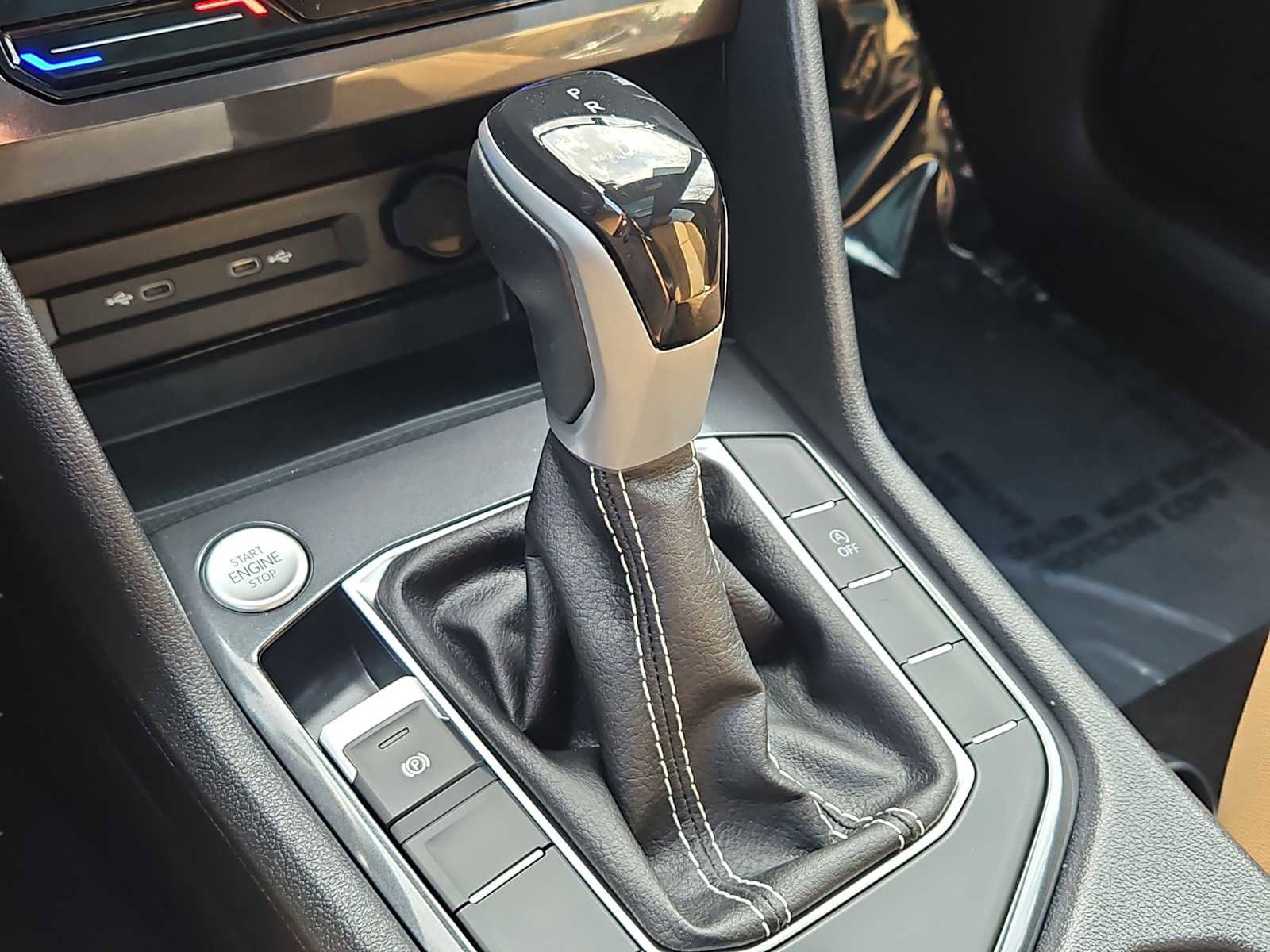 Certified 2023 Volkswagen Tiguan SE w/ Panoramic Sunroof Package image 28